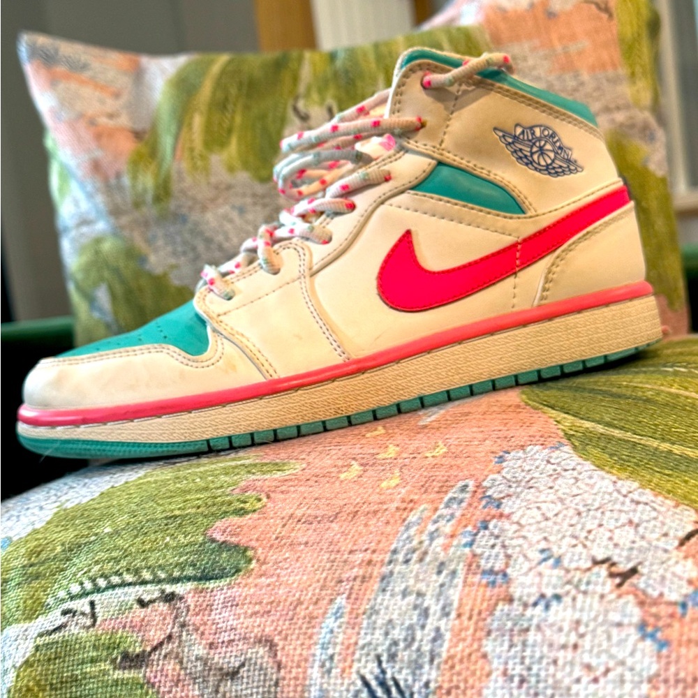 Air Jordan I pink and green mid rise